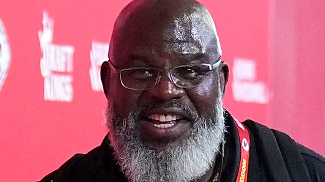 Eric Bieniemy reflects on OL Kahlil Benson's progress after 3 games
