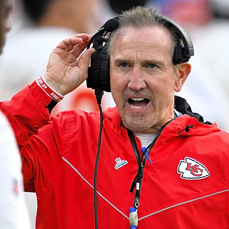 Steve Spagnuolo reveals potential plans for injured defensive back