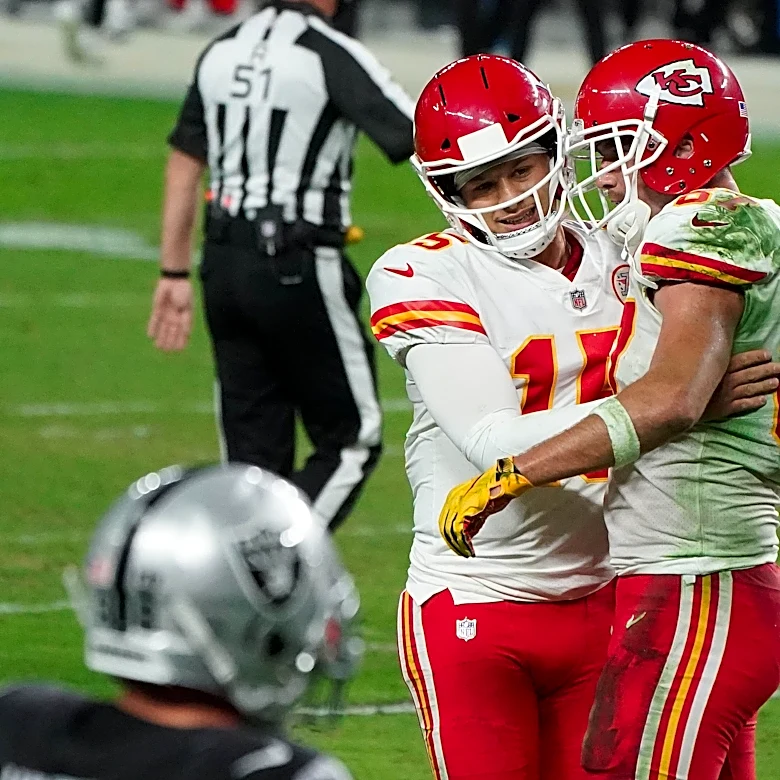 Chiefs stars arrive at Allegiant Stadium in style for tilt vs. Raiders