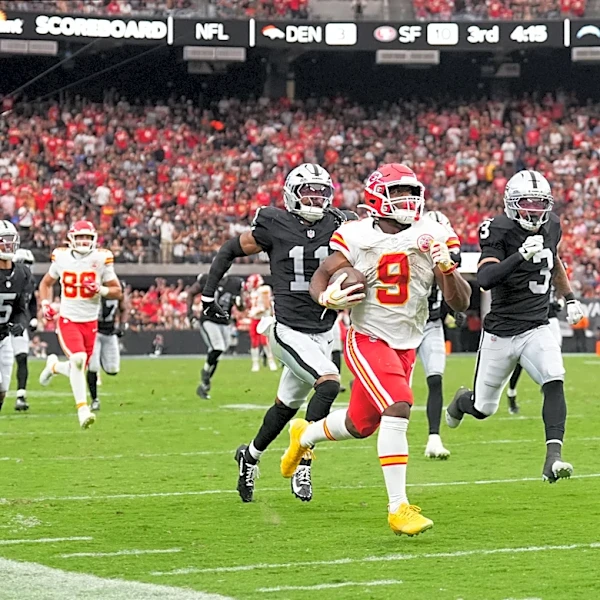 Chiefs vs Raiders: RB Kenneth Walker scores back-to-back TDs in Week 4
