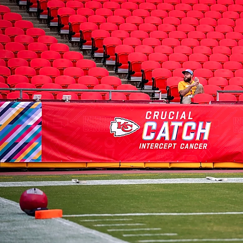 Chiefs to honor cancer survivors for 'Crucial Catch' game vs. Chargers