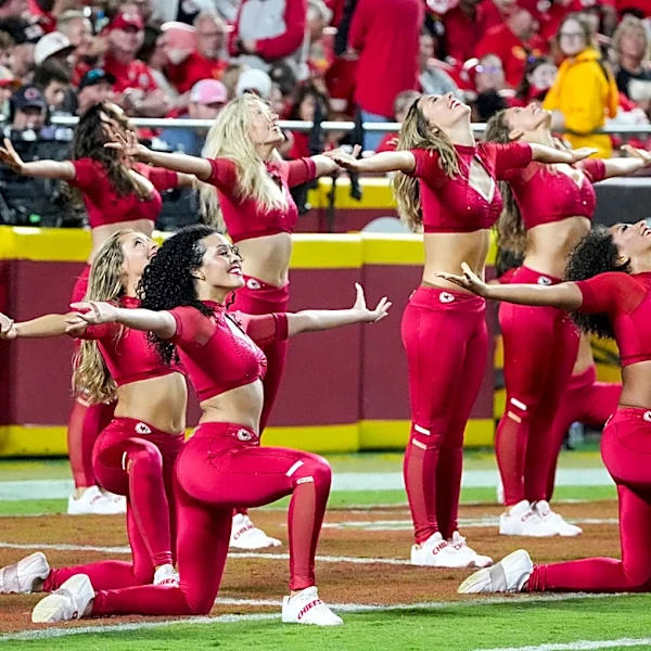 Kansas City Chiefs honor community members for Hispanic Heritage Month