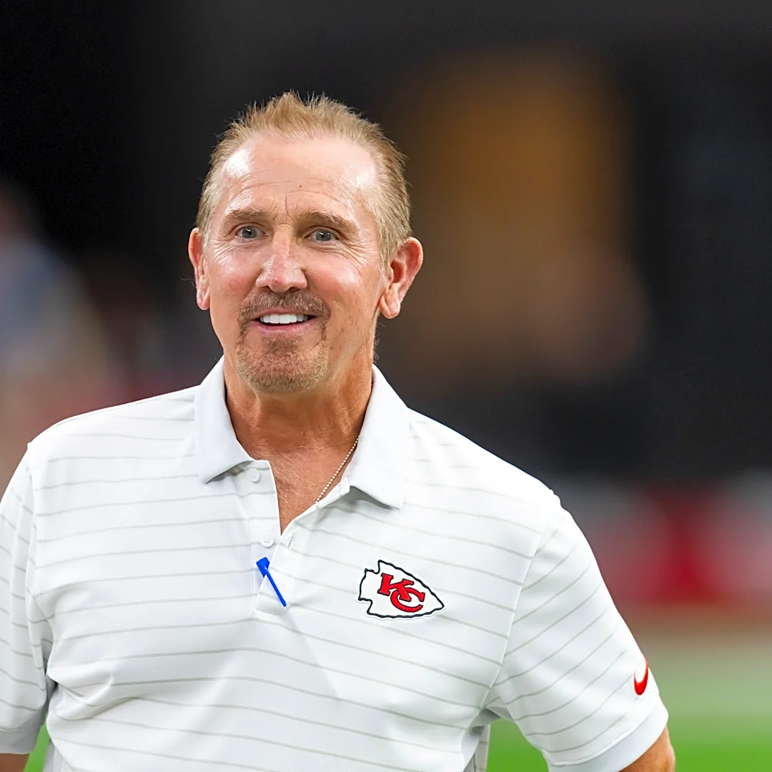 Steve Spagnuolo reacts to the lack of Chiefs sacks after four games