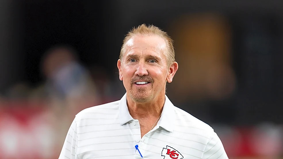 Steve Spagnuolo reacts to the lack of Chiefs sacks after four games