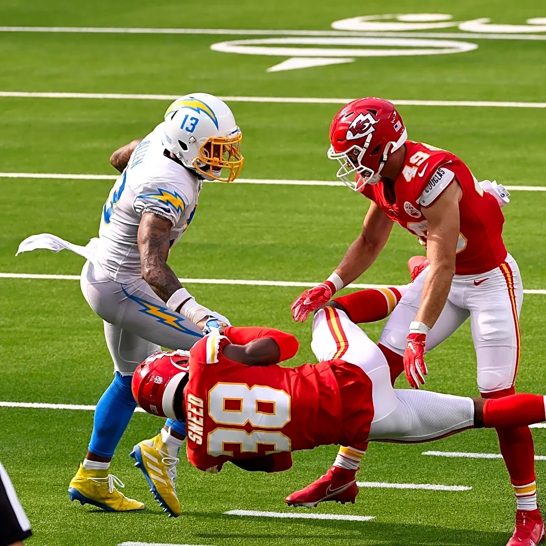 Will L'Jarius Sneed play today? Status update for Chiefs DB in Week 6
