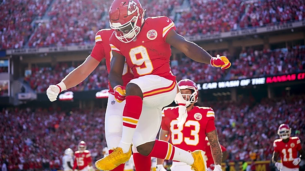 Chiefs vs. Chargers: Kenneth Walker scores second TD in Week 6 matchup