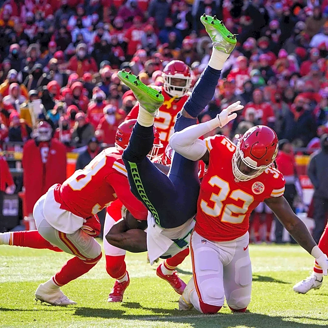 Fan-favorite Chiefs LB set franchise record in Week 6 win vs. Chargers
