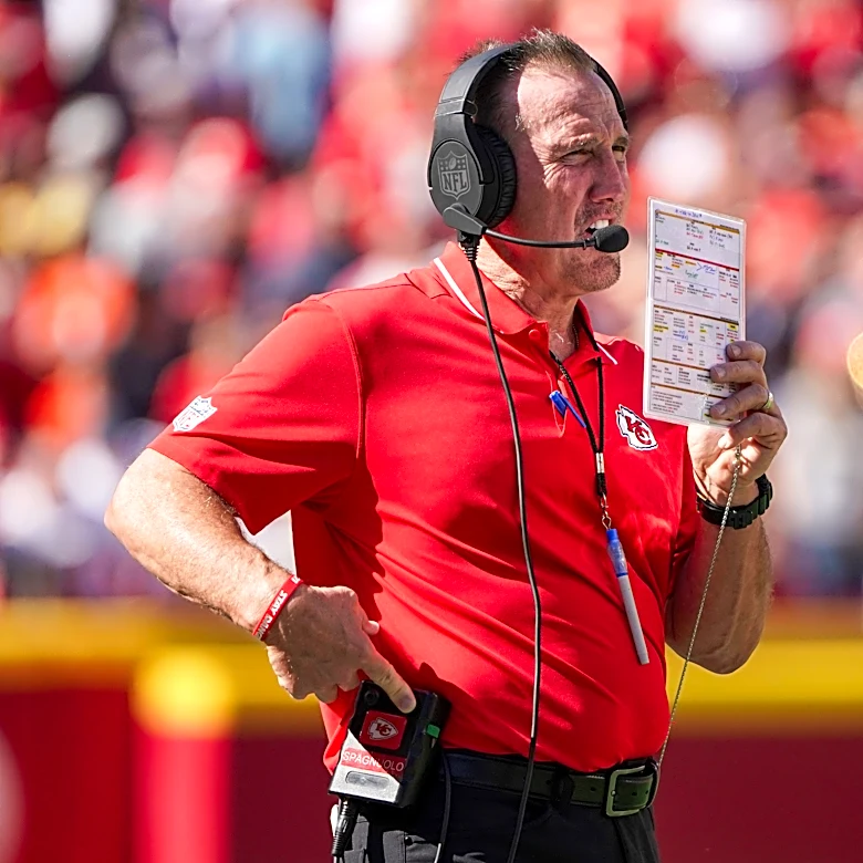 Steve Spagnuolo comments on the effective Chiefs pass rush in Week 6