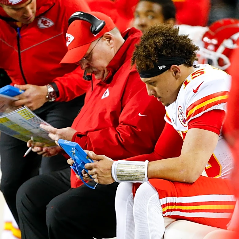Will Patrick Mahomes play today? Status update for Chiefs QB in Week 7