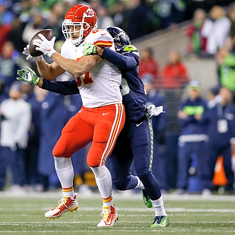 Will Travis Kelce play today? Status update for Chiefs TE in Week 7