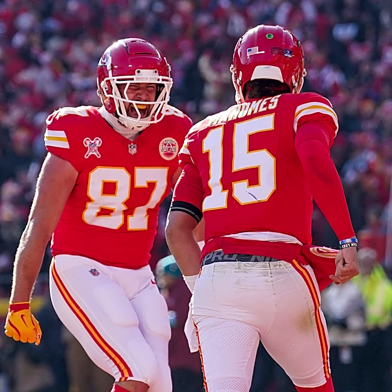 Chiefs stars arrive in style for 'SNF' showdown vs. Seahawks in Week 7