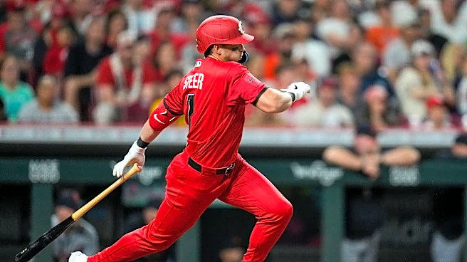 Possible MLB trade target Spencer Steer exits Reds game early