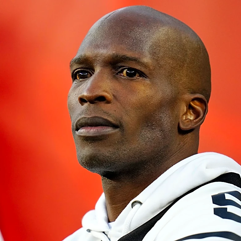Chad Johnson loses to Evander in MLS All-Star Crossbar Challenge