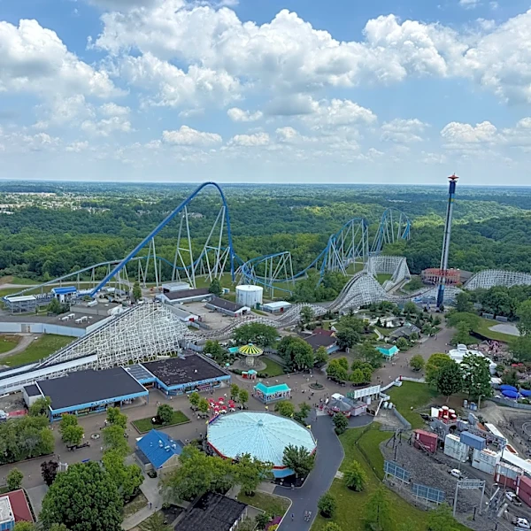 Why a parking lot performance at Kings Island is melting hearts online
