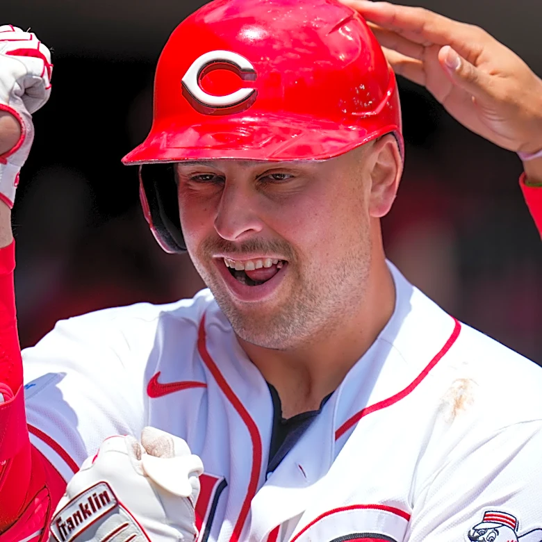 Cincinnati Reds trade Nathaniel Lowe to Cleveland Guardians