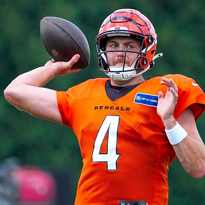 Sean Clifford, Bengals QB from St. Xavier HS, shares newborn son photo