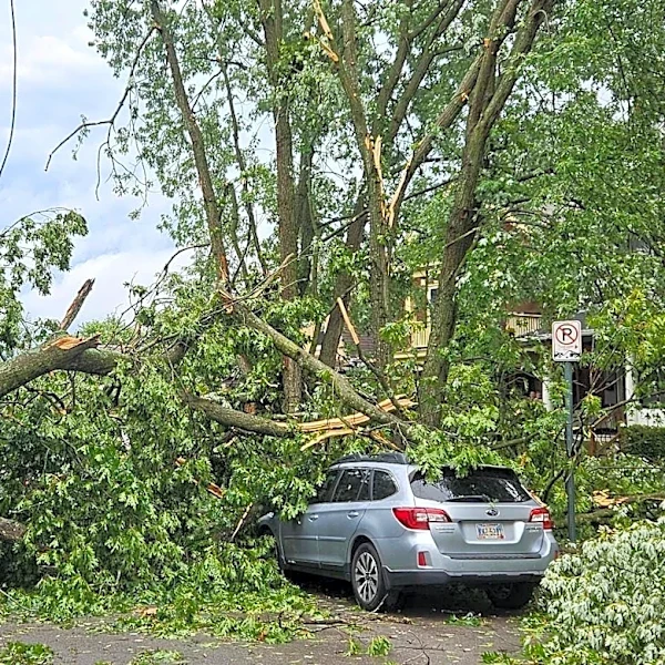 Crews work to restore power to 170,000 customers in Cincinnati region