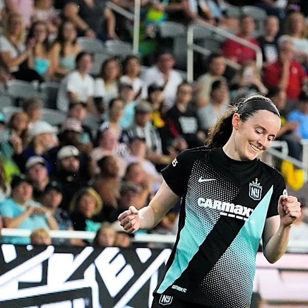 Cincinnati soccer star Rose Lavelle stars on stage with another Rose