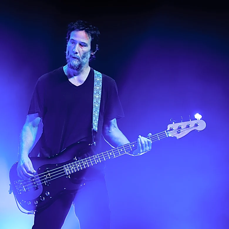 Keanu Reeves visits guitar shop in Cincinnati. Can you guess which one?