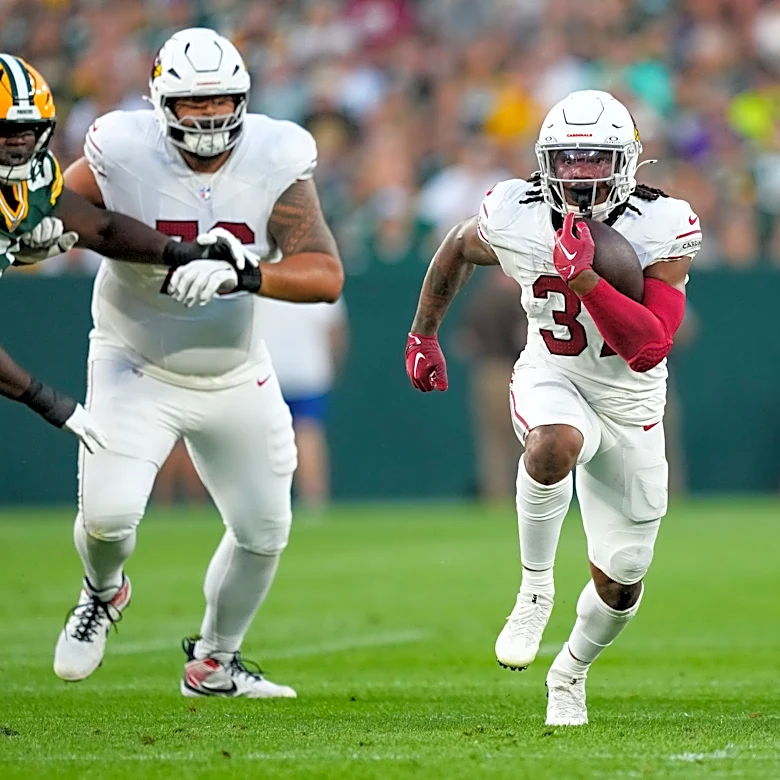 Corey Kiner, ex-UC Bearcats RB from Roger Bacon HS, traded to Patriots