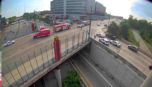 2 trapped in semi hanging off I-71 overpass, Cincinnati police say