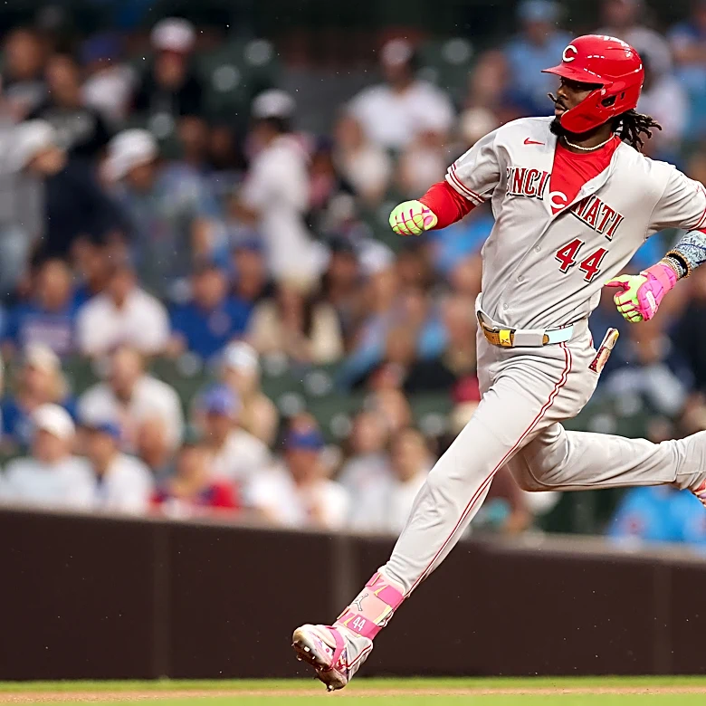 Cincinnati Reds SS Elly De La Cruz exits game with quad injury