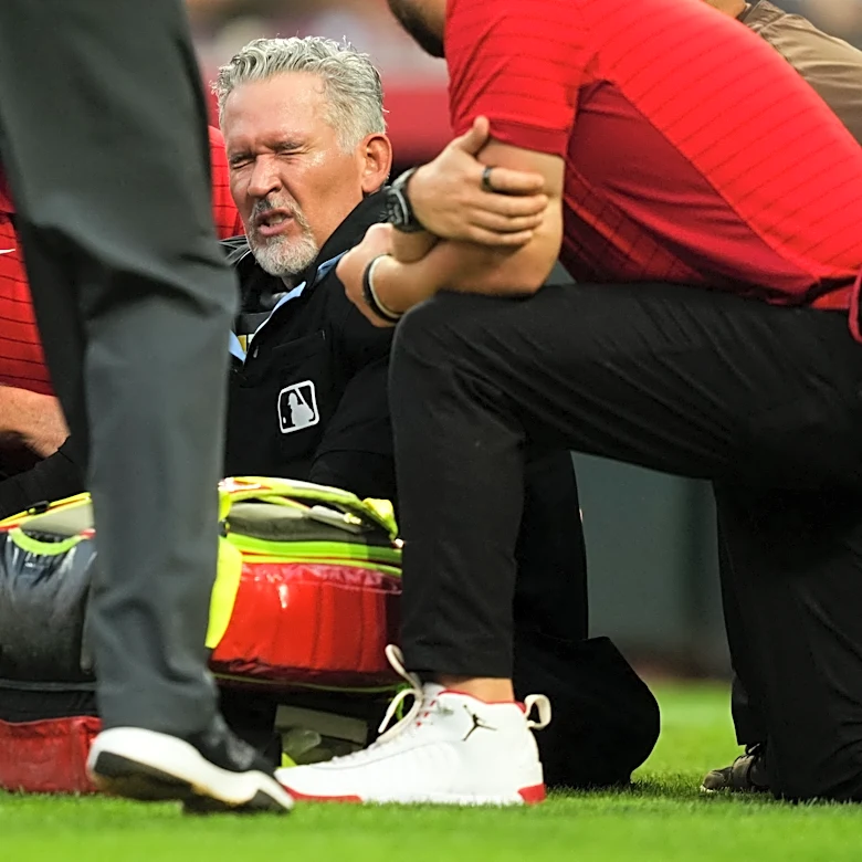 Ump Manny Gonzalez leaves Reds game, evokes John McSherry, per Larkin