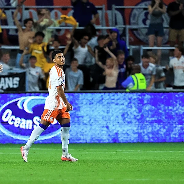 FC Cincinnati signs wingback, Evander named player of the month