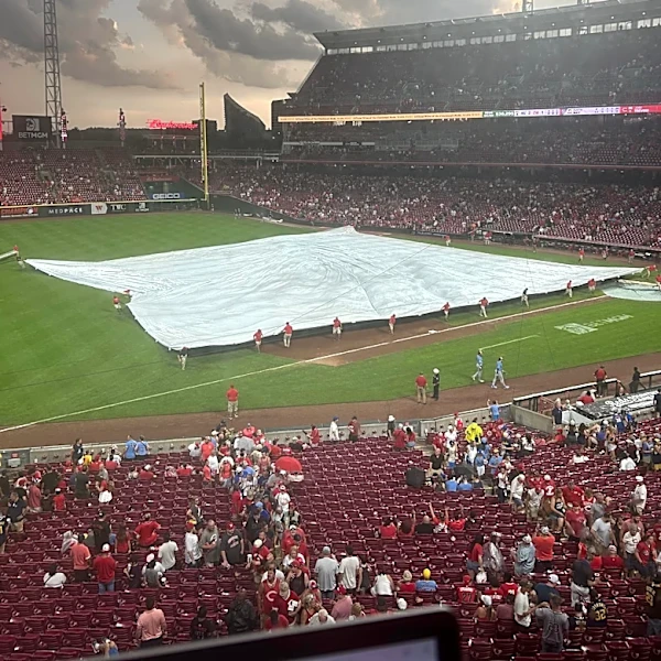 Reds-Brewers enter weather delay at Great American Ball Park