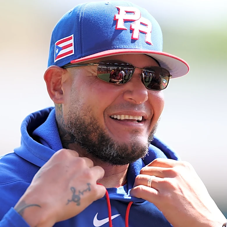 Joey Votto calls Yadier Molina class player, Cardinals class franchise