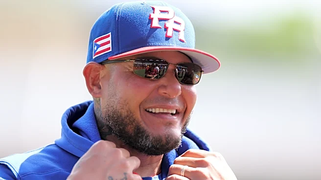 Joey Votto calls Yadier Molina class player, Cardinals class franchise
