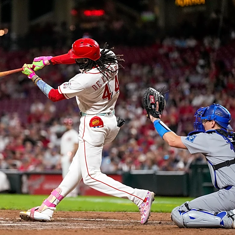 Elly De La Cruz hits homer out of Great American Ball Park vs Dodgers