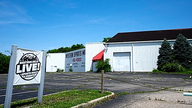 Council moves to turn vacant sports mall on West Side into apartments