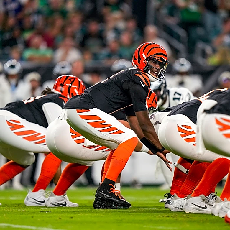 Bengals elevate QB Josh Johnson from practice squad to active roster
