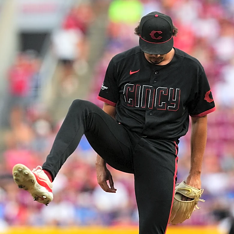 Cincinnati Reds shut down young ace Chase Burns for groin strain
