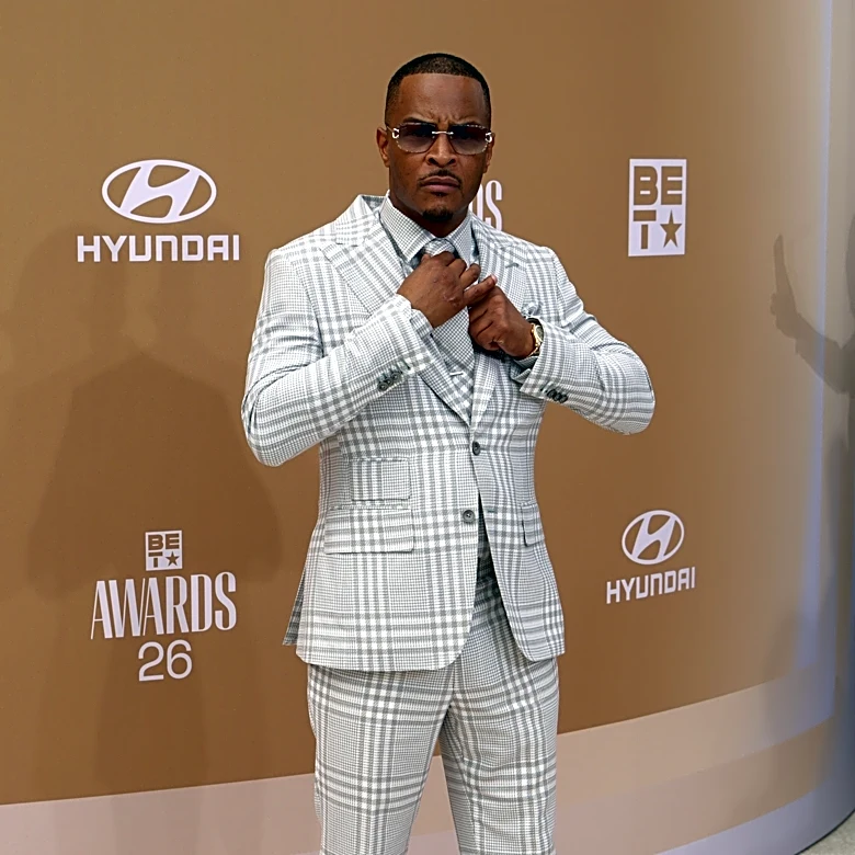Grammy-winning rapper T.I. visits popular Cincinnati steakhouse