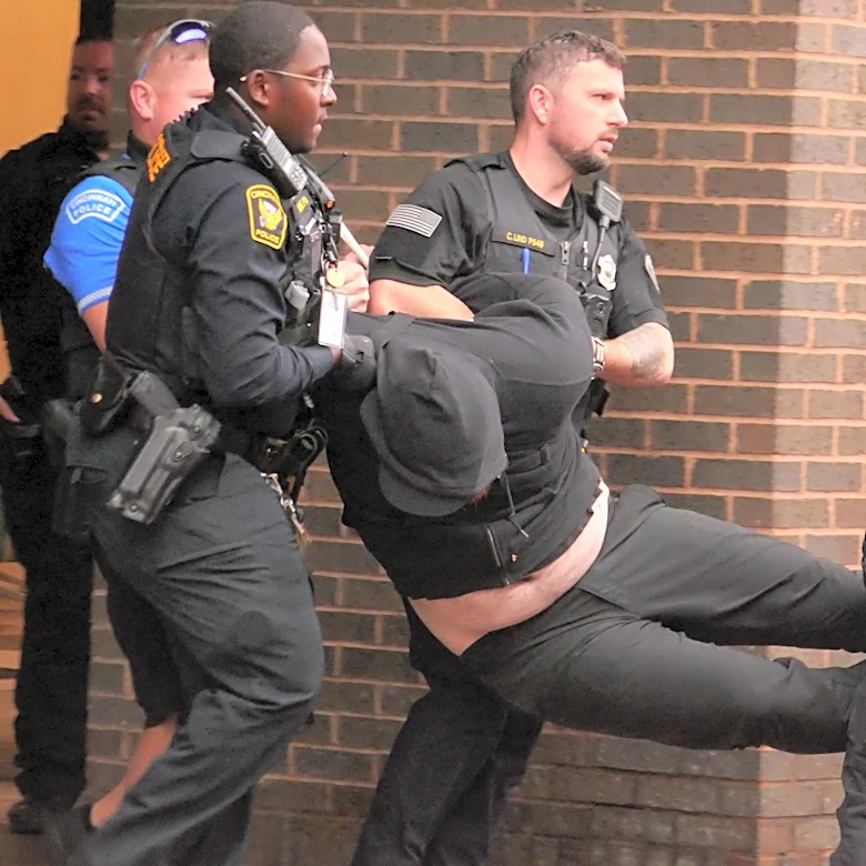 9 people arrested after Kroger protest, none from Cincinnati
