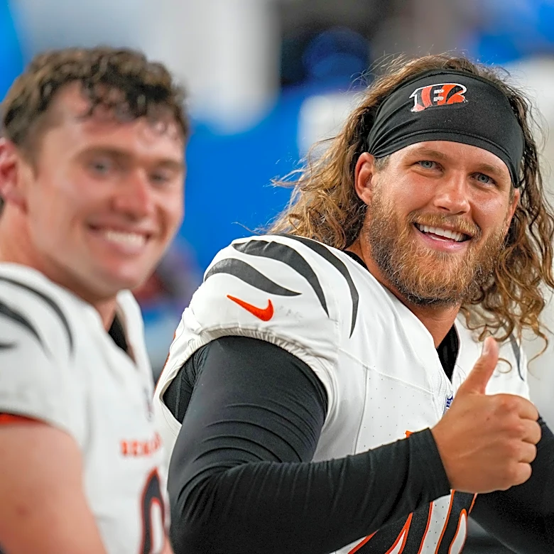 Ex-Bengals long snapper lands with upcoming opponent