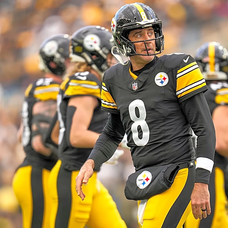 Steelers quarterback Aaron Rodgers injured vs Bengals in NFL Week 3