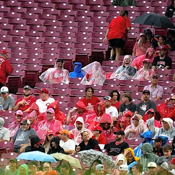 Reds attendance under 2 million for first time since 2022