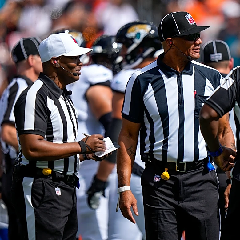 CBS announcer says official missed Bengals-Jaguars final-drive penalty