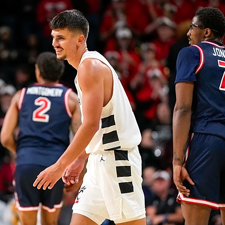 Ex-UC, UK, WVU, Arizona guard Kerr Kriisa pleads guilty to wire fraud