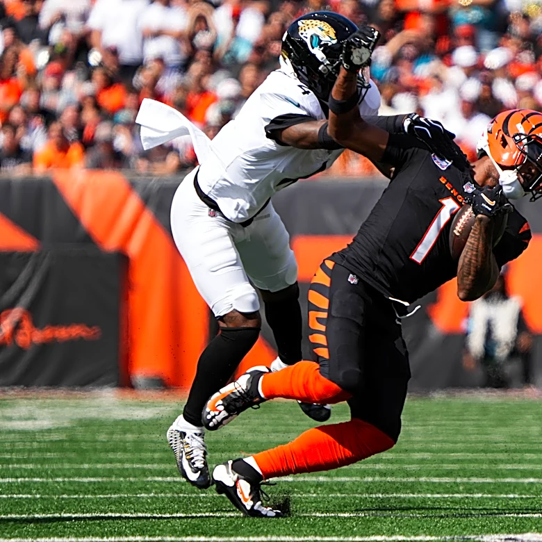 Bengals don't know if they'll have Ja'Marr Chase, Tee Higgins vs. Dolphins