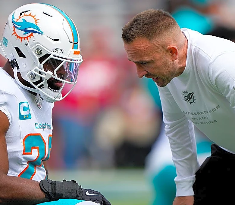 Dolphins linebacker Jordyn Brooks injured vs Bengals in NFL Week 5