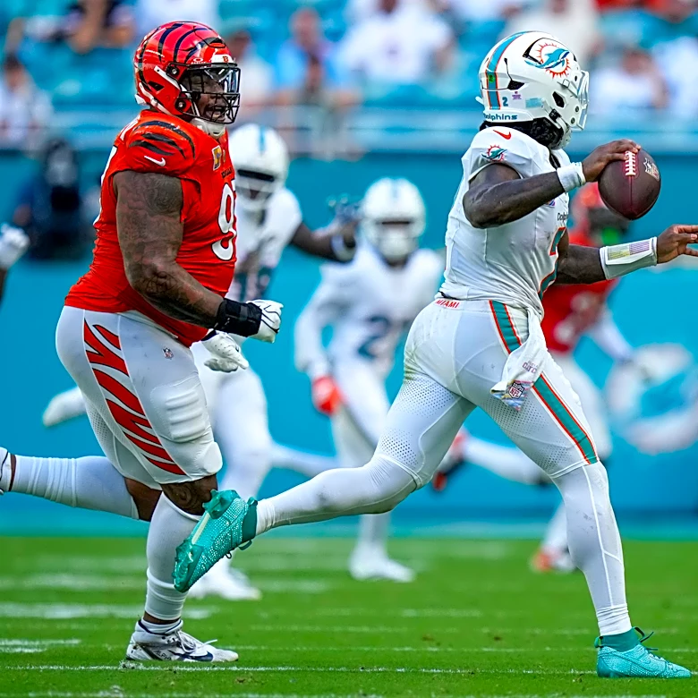 Zac Taylor compares Dexter Lawrence to flying squirrel on QB stop