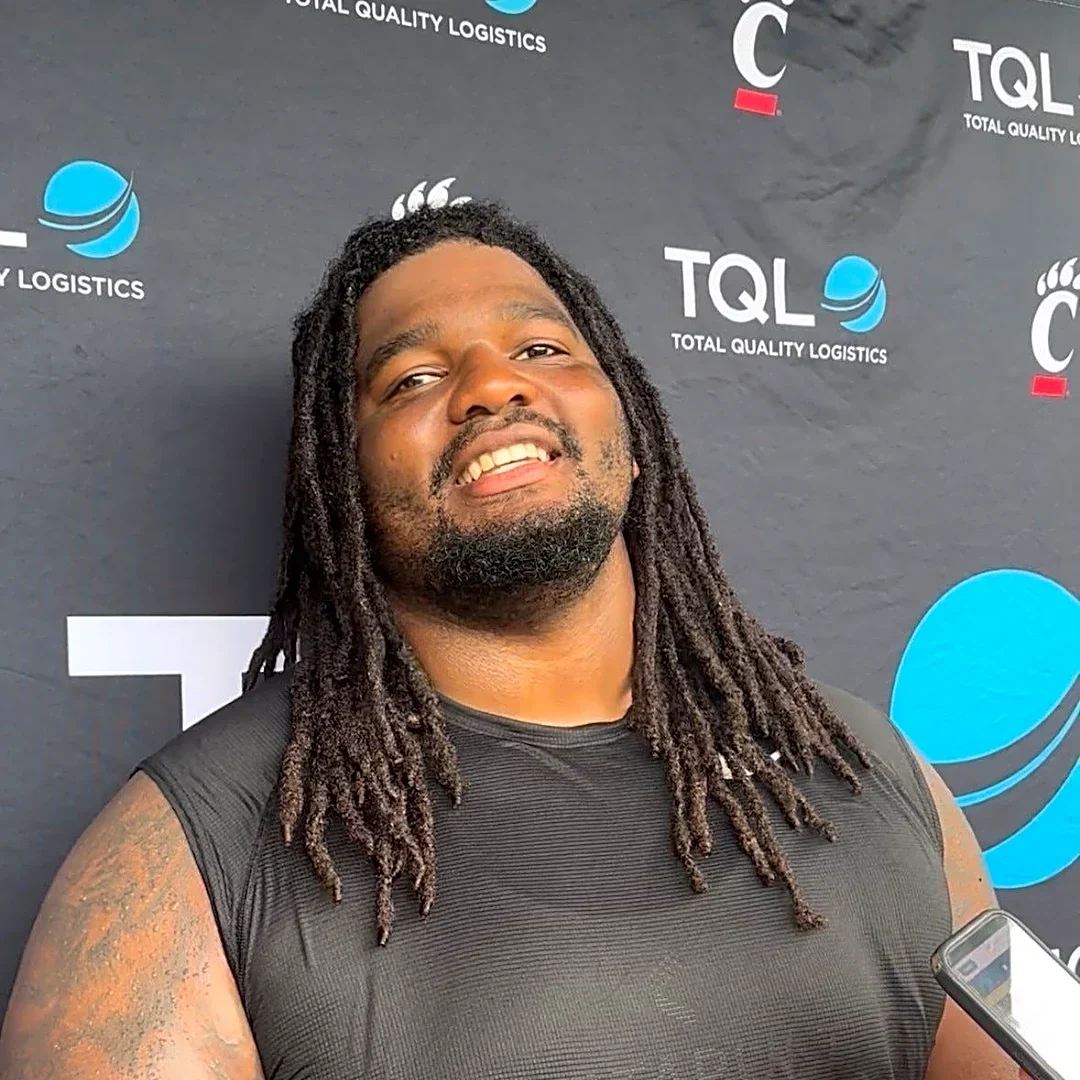 Cincinnati Bearcats defensive lineman Josh Hough out for game