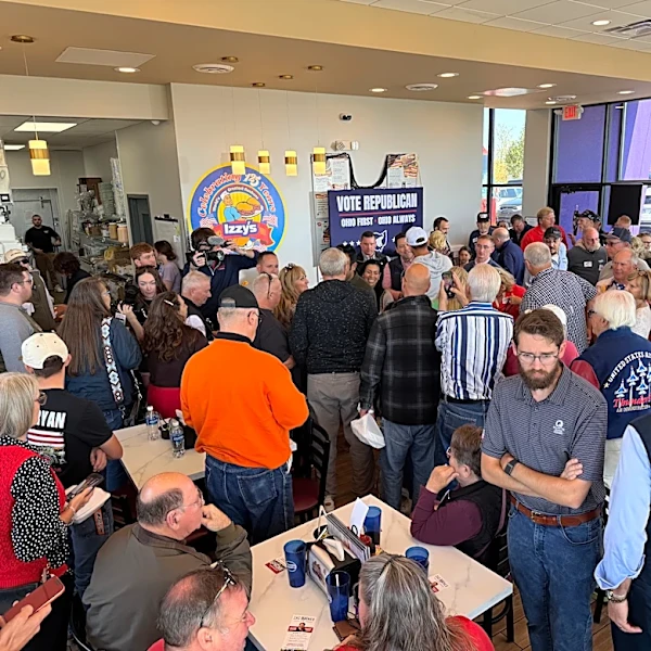 At an Ohio deli, GOP voters shrug at controversy over Ramaswamy ad