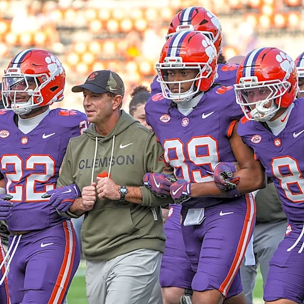 ESPN analyst believes Clemson’s long time 10 win season streak will end