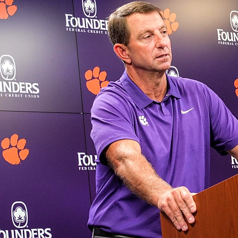Clemson football coach Dabo Swinney miffed by reporter's fair question