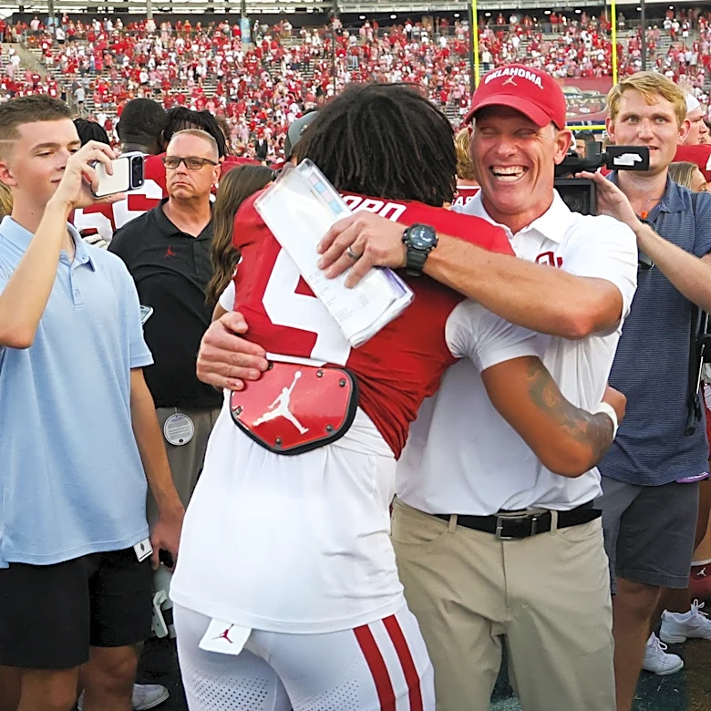 College football top 25 rankings: new No. 1 in US LBM Coaches Poll after chaos